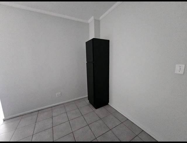 2 BEDROOM PROPERTY TO RENT IN FLORIDA